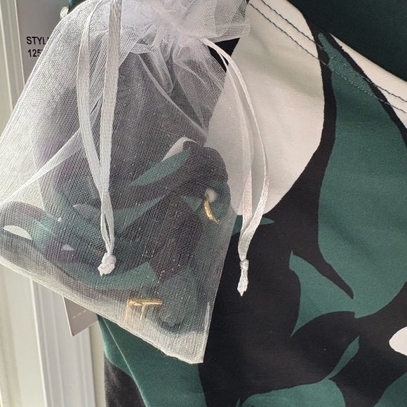 Anne Cole Green and Black Camo Swimsuit, Size 6, NWT - Picture 5 of 5